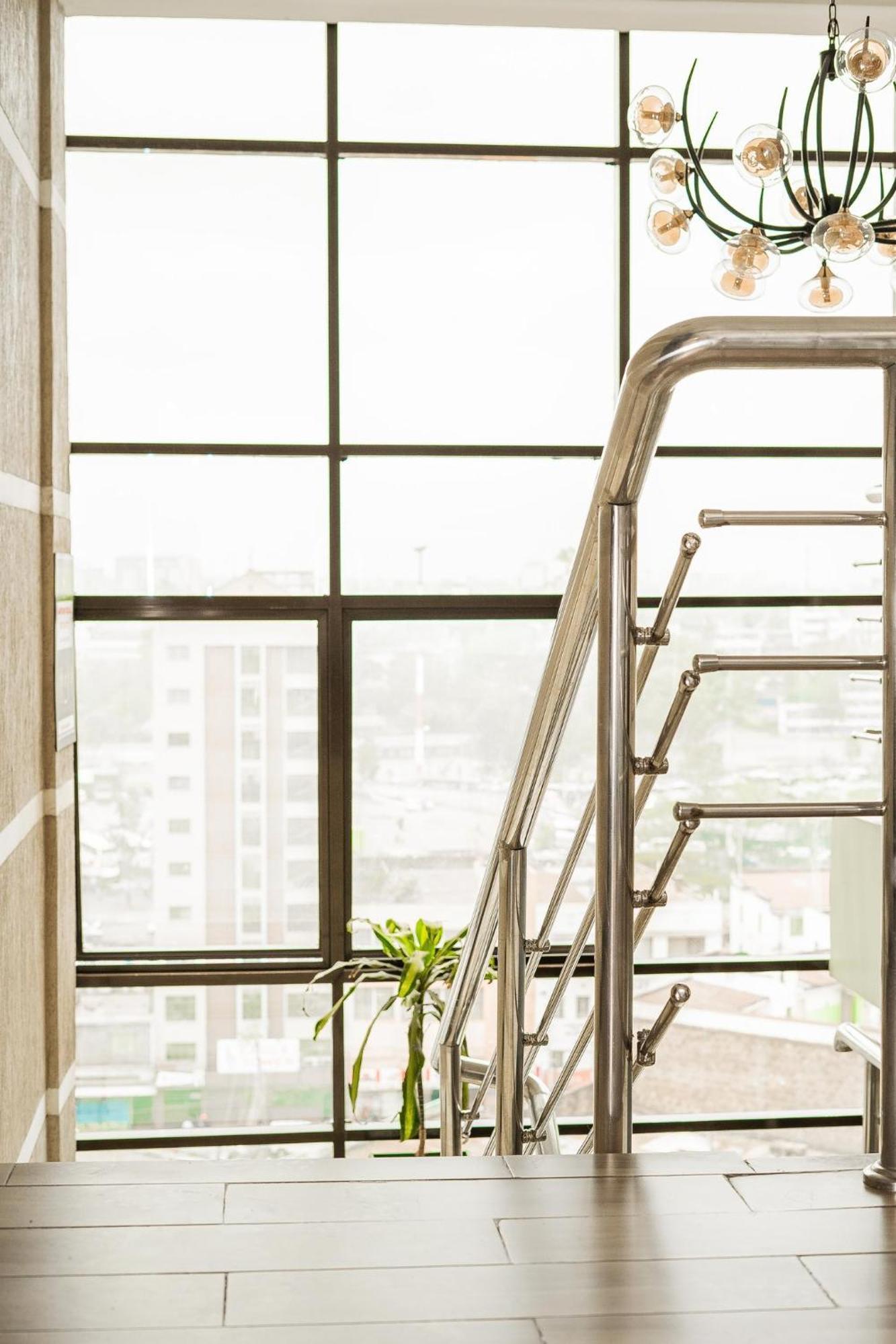 Hemak Suites Nairobi Esterno foto