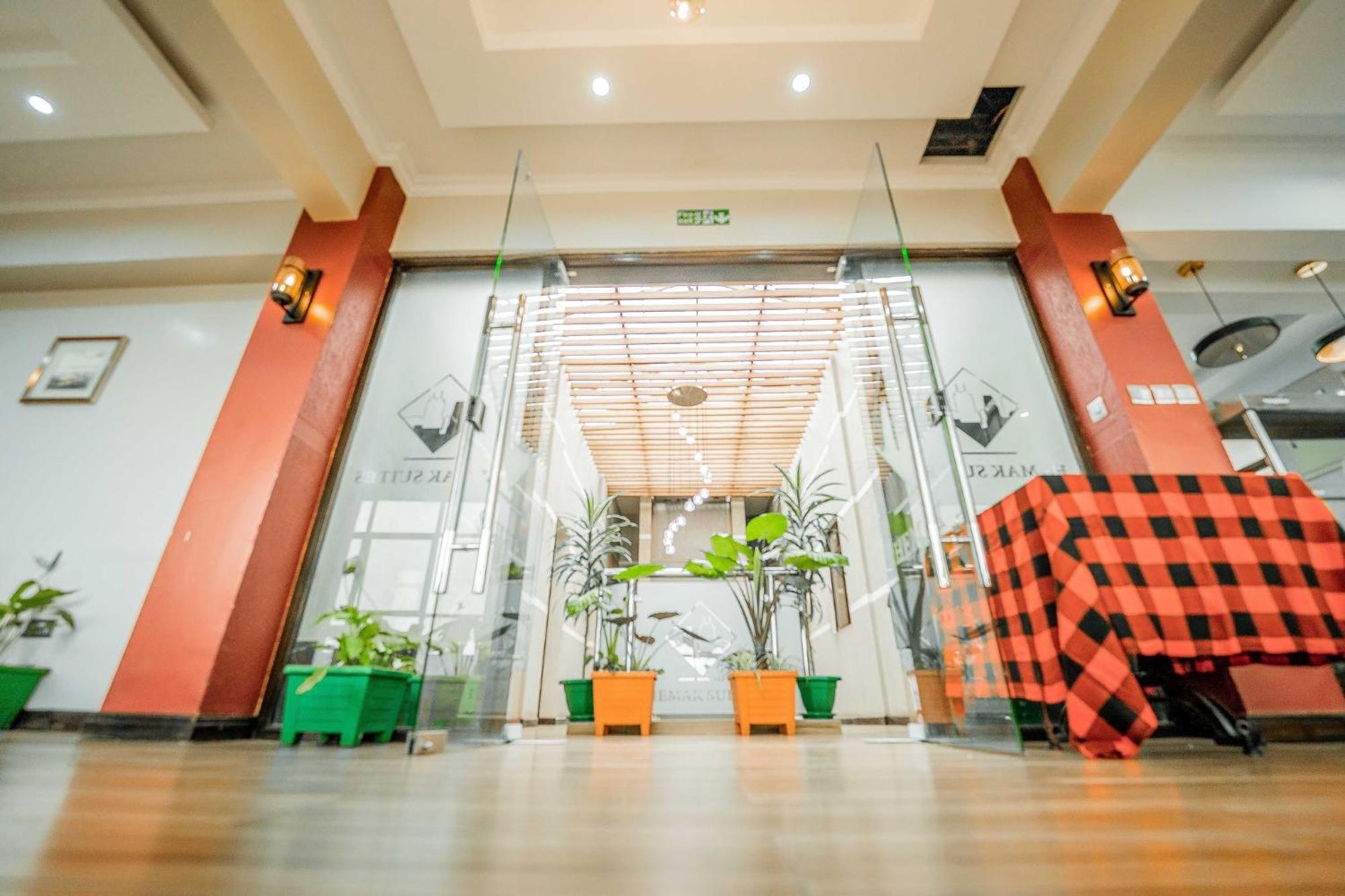 Hemak Suites Nairobi Esterno foto