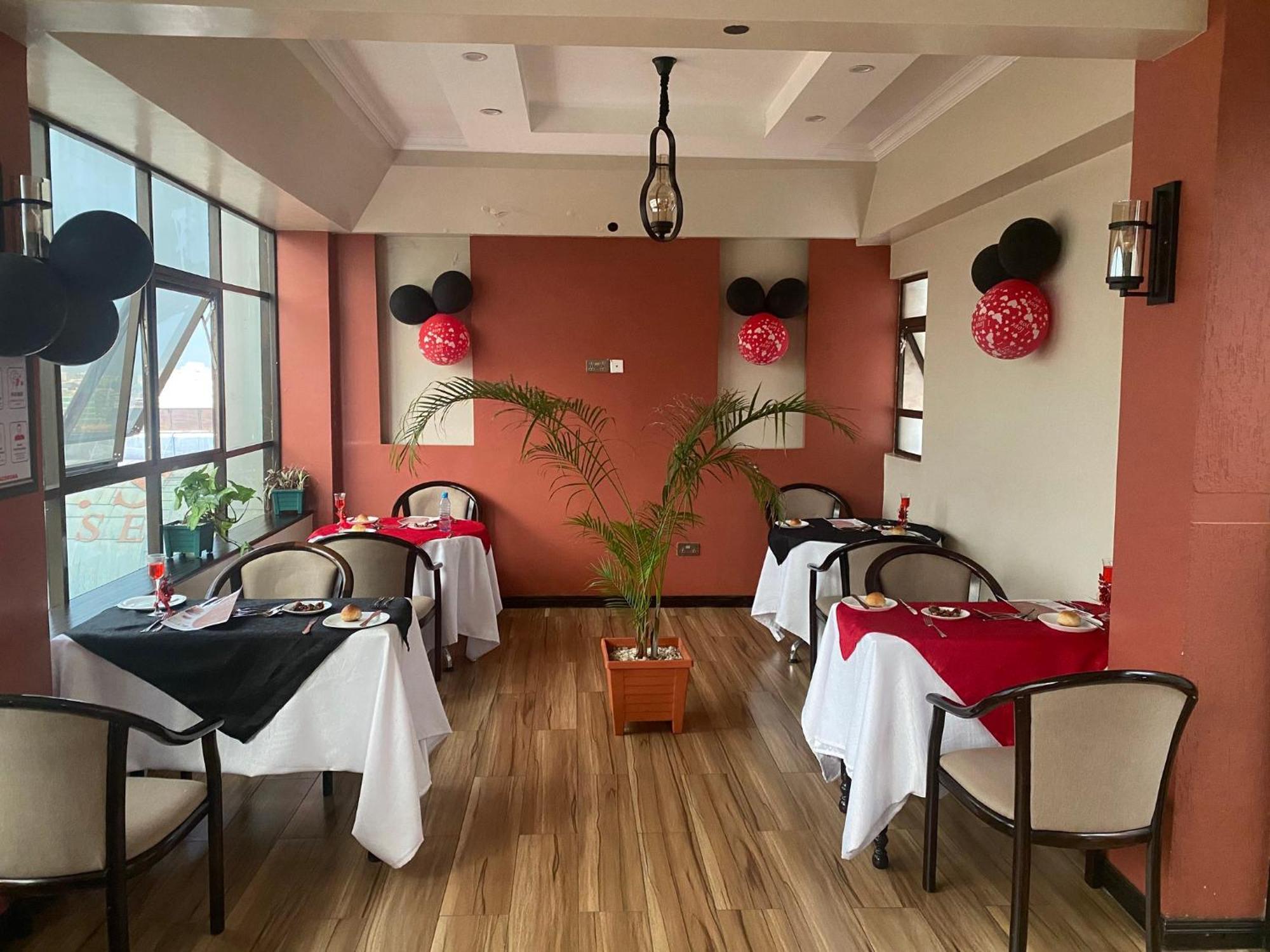 Hemak Suites Nairobi Esterno foto
